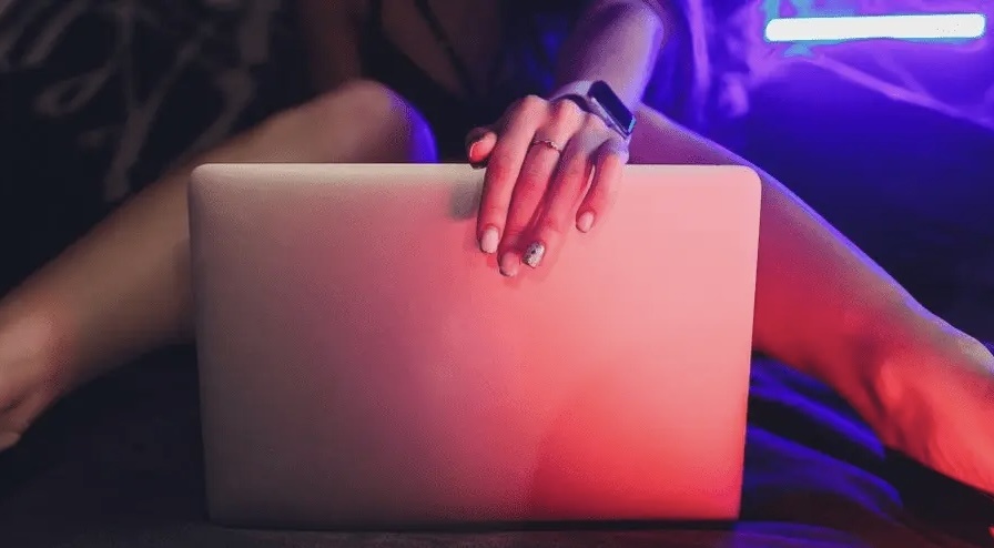 image from article What is "webcam" - hard work or easy earnings? 17