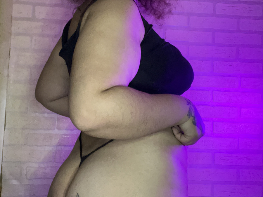 sexting and porn chat model photo I like to be naughty, call me plush. 4