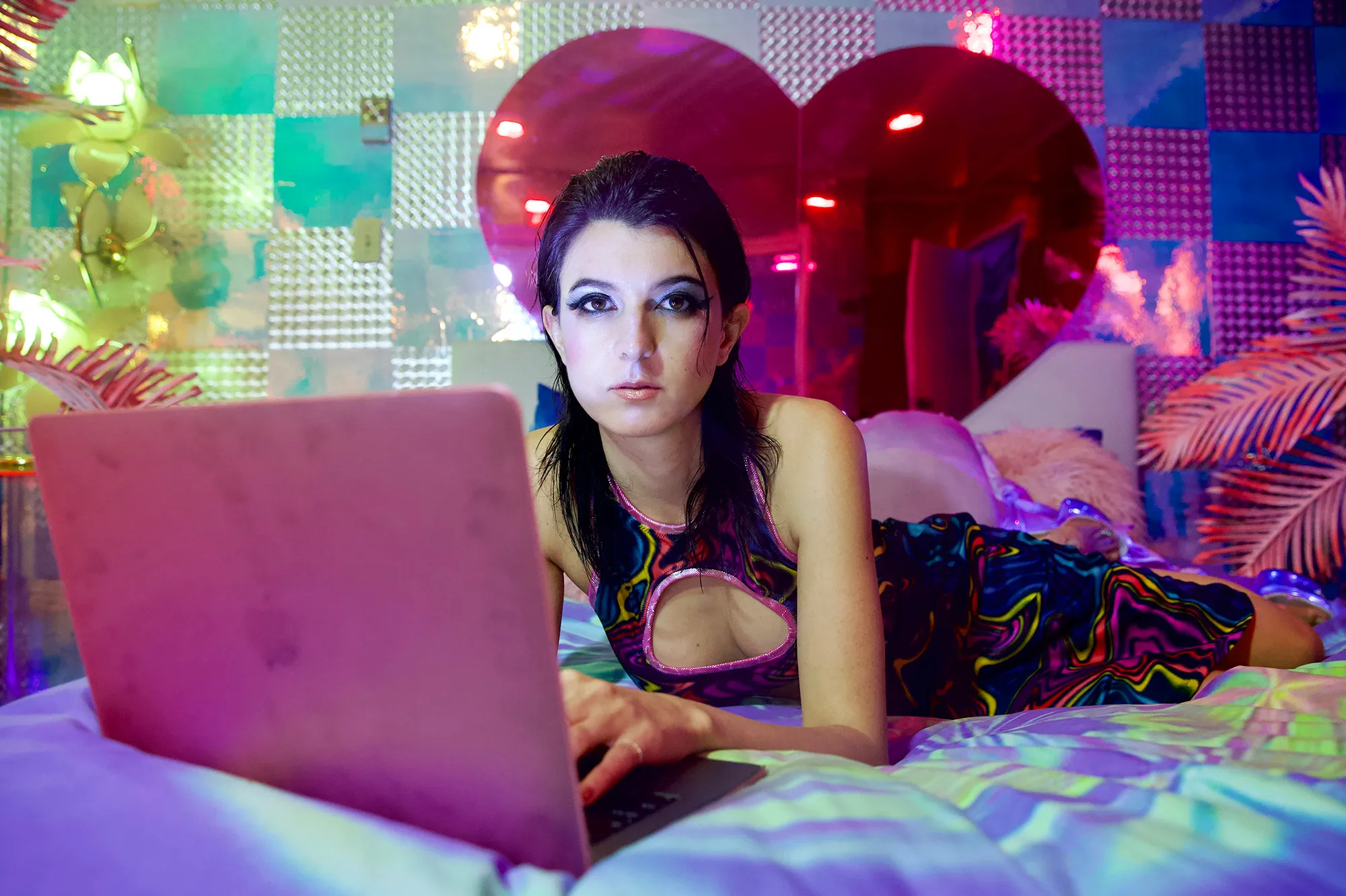 изображение из статьи От Гарварда до Netflix: 8 удивительных историй из жизни вебкам-моделей 12