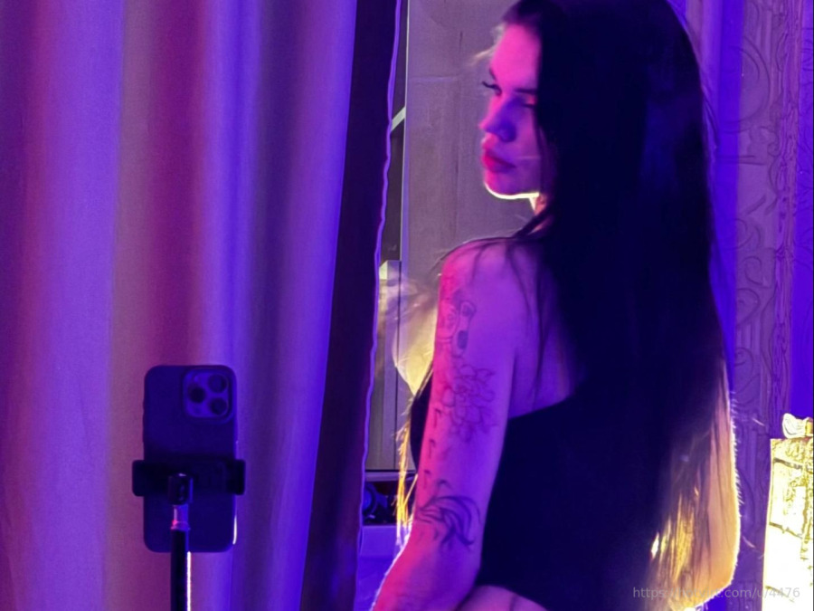 sexting and porn chat model photo Stella 1