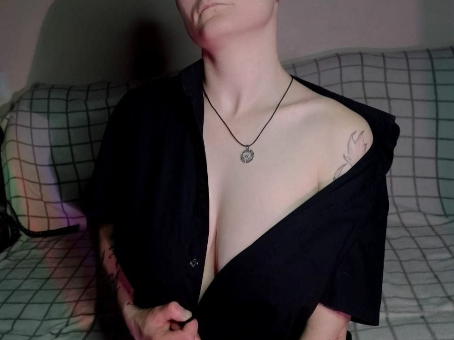 sexting and porn chat model photo Depraved with voluptuous breasts 2