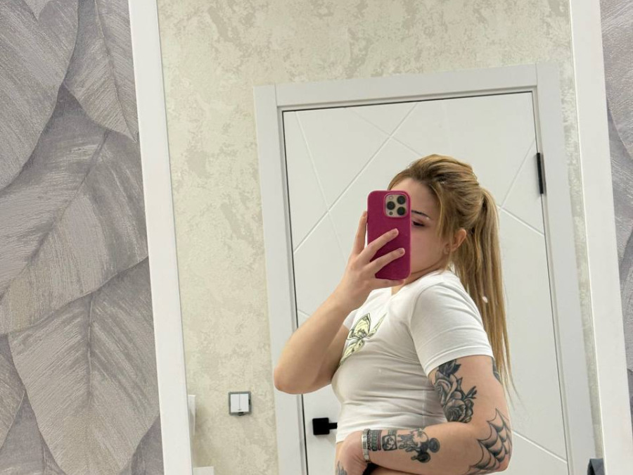 sexting and porn chat model photo Caroline 5